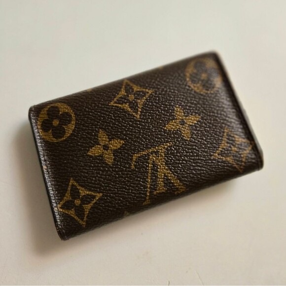 Louis Vuitton Monogram 6 Key holder - Picture 2 of 16